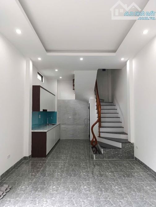 BÁN NHÀ ĐẠI MỖ NAM TỪ LIÊM 30m 6,15 TỶ 4,5 TẦNG MT 8,3m. NGÕ THÔNG RỘNG. TIỆN ÍCH ĐỦ ĐƯỜNG