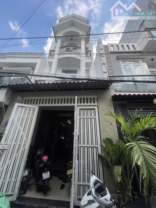 KHU NHÀ ĐẸP 4Tầng (4 x 12.5) 4P ngủ, OTO VÀO NHÀ đường Phạm Văn Chiêu