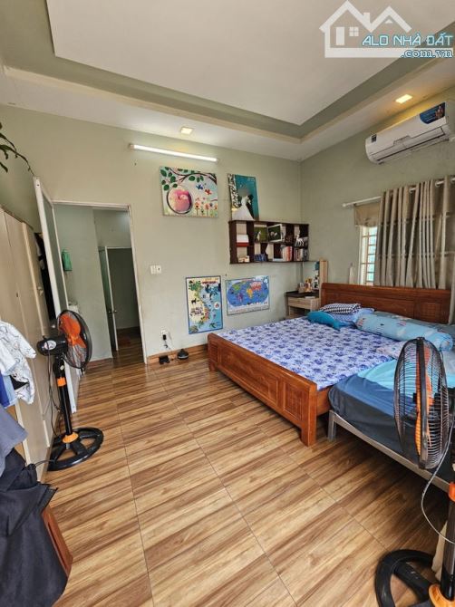 Nhà bán Nguyễn Sỹ Sách – Phường 1 Tân Bình, HXH, 74m2, Giá 7.5 Tỷ.