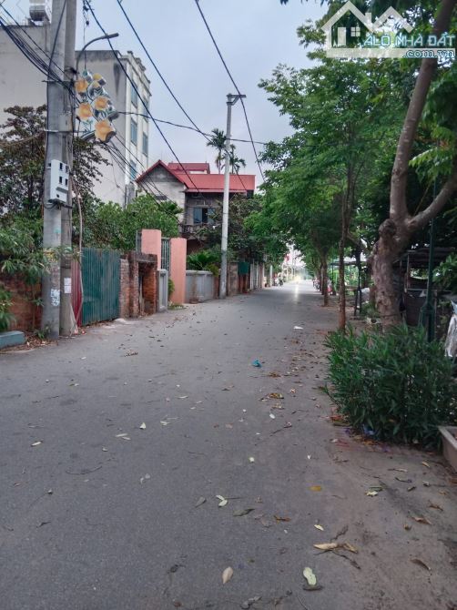 CẦN TIỀN GẤP NÊN CẮT BỚT 100M ĐẤT VÂN NỘI ĐỂ CHẠY CHỮA CÔNG VIỆC - Ô TÔ ĐỖ CỬA - FULL THỔ