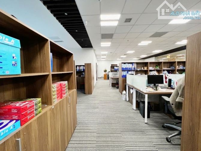 Cần bán gấp sàn văn phòng tầng 2 chung cư Lê Văn Lương 380m2,  chỉ 42 tr/m2, giá cực tốt.