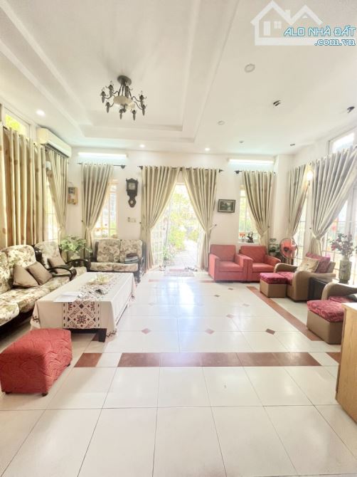 Bán nhà Nguyễn Thượng Hiền, giáp Gò Vấp - 320m2, tiện xây mới