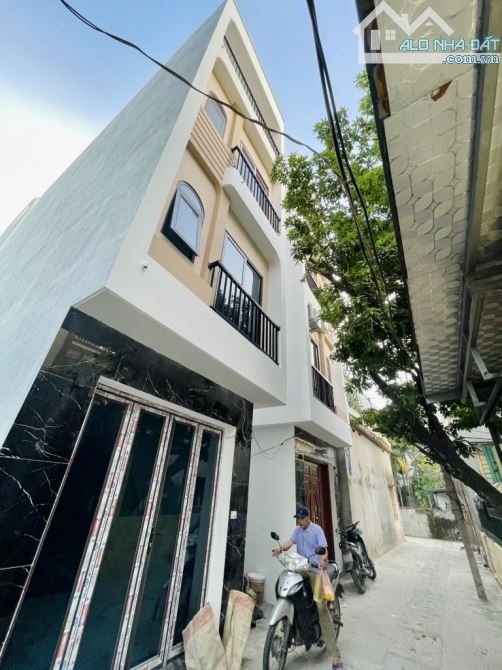 Bán nhà Liên Mạc 33m2 5 tầng ô tô 7 chỗ đỗ cửa, nhà mới về ở ngay, giá 5,2 tỷ