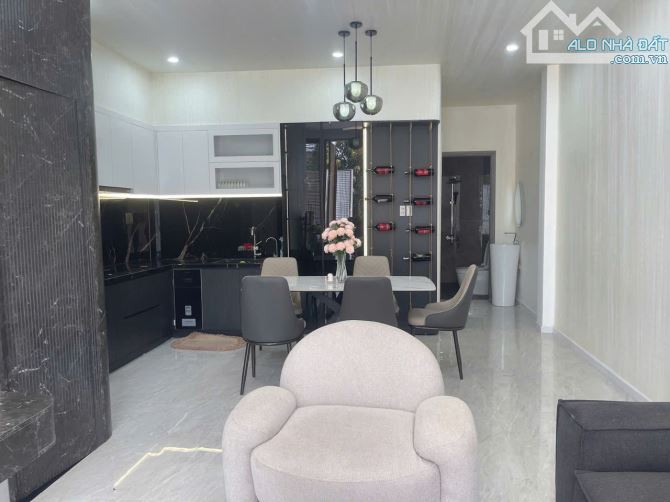 NHÀ ĐẸP 3 TẦNG KIỆT Ô TÔ QUAY ĐẦU- NGUYỄN CHÁNH- GẦN BIỂN- LIÊN CHIỂU- CHỈ 4.37T.Ỷ.