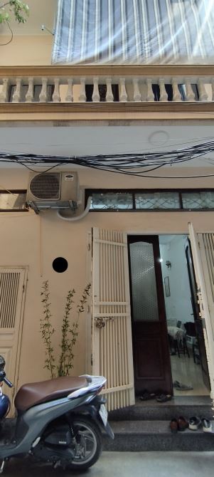 Bán nhà Đội Nhân Ba Đình. Sổ vuông 42m, 3 tầng MT5m5 Giá 14 tỷ Ngõ ô tô tránh. đầu tư đẹp