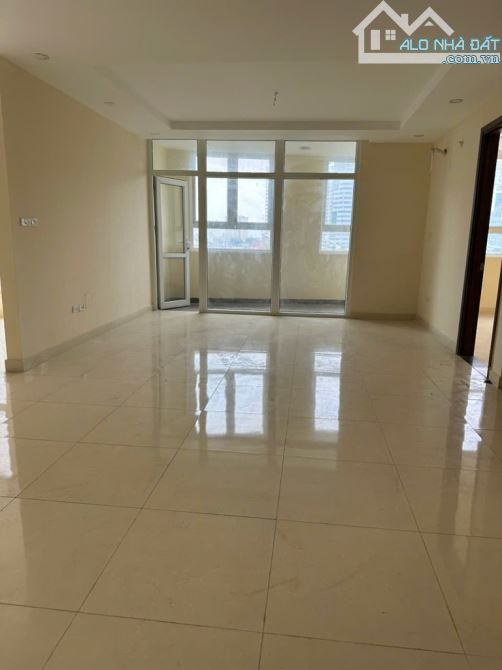 💥Hiếm! Bán Căn Chung Cư Khuất Duy Tiến, Vị Trí Kim Cương, DT 97m2, 3 PN, Giá Chỉ 6 Tỷ
