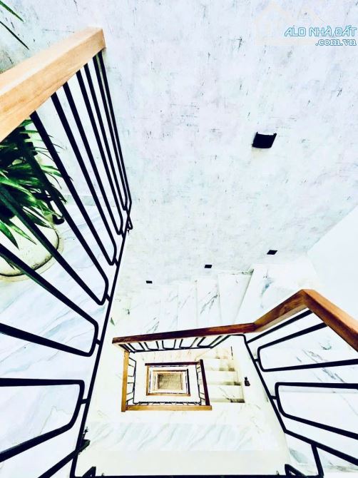 Bán căn nhà nằm trong khu biệt thự liền kề 357A Nguyễn Trọng Tuyển P,1 Tân Bình 5x18.9m - 10