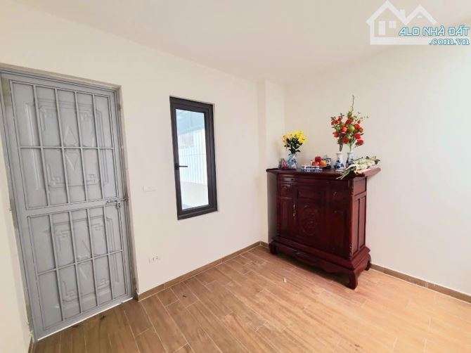 Bán Nhà ngõ 206 Cổ Linh Long Biên 6 tỷ 35m, 5 tầng, mt 4m Ô TÔ KINH DOANH GẦN AEON LB - 10
