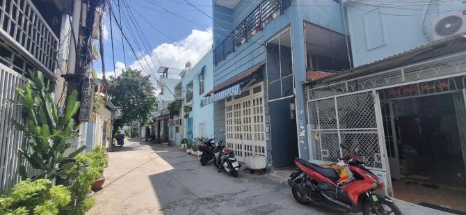 CHDV 3 tầng đường TRƯỜNG CHINH, phường TÂN THỚI NHẤT, Q12, dt 91,7m2 (6,3mx15m), 7,5Tỷ - 10