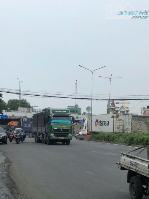 THỦ ĐỨC NHÀ CẤP 4 MẶT TIỀN KINH DOANH CHỢ KHIẾT TÂM DT 92 M2 GIÁ 6,8 TỶ TL - 10