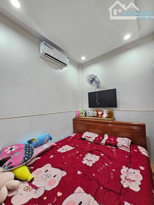 SIÊU PHẨM MI NI SÁT BÊN CHỢ GIÃN DÂN - 2 TẦNG - HIỆP THÀNH - QUẬN 12 - GIÁ 3,1tỷ - 11