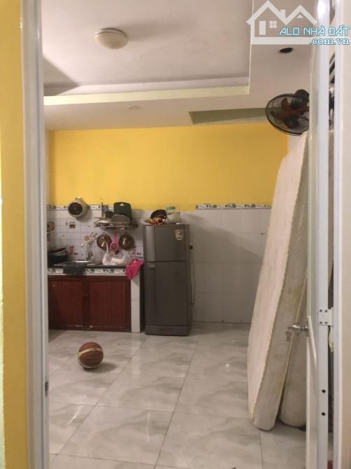 Bán gấp nhà 64m2. 4 tầng. Đường số 4. BHHB. Bình Tân. 6.5T - 11