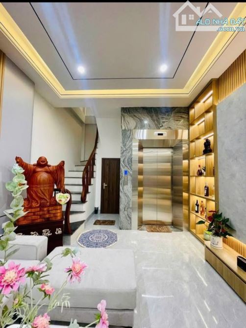 ❤️❤️ SIÊU HÓT, PHỐ ĐỨC GIANG - NHỈNH 7 TỶ - 6 TẦNG - GARA Ô TÔ- THANG MÁY -LÔ GÓC -TRƯỚC N - 1