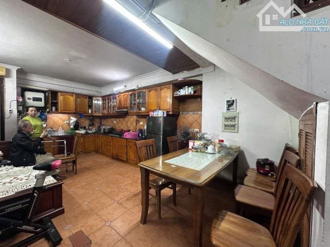 GIÁ SIÊU ĐẦU TƯ - TẦM TIỀN BAY NHANH HƠN 9 TỶ LÔ GÓC 62M2 - NGÕ NÔNG RỘNG BA GÁC ĐUA - 1
