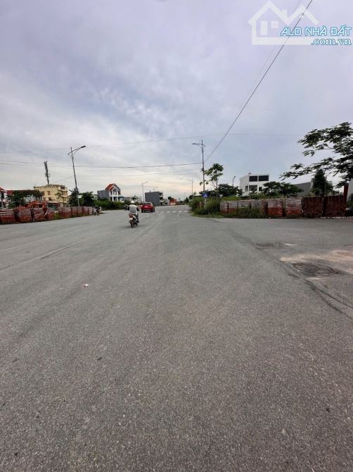 Chủ bán 1 lô siêu đẹp tại trục đường 26m tại khu Tdc Áp Tràn - Bắc Sông Cấm - 1
