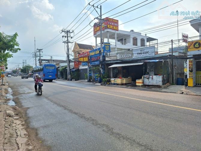 Nhà mặt tiền 652m ngang 10m thu 45trieu tháng gần ngã tư Hòa Lân Tp. Thuận An - 1