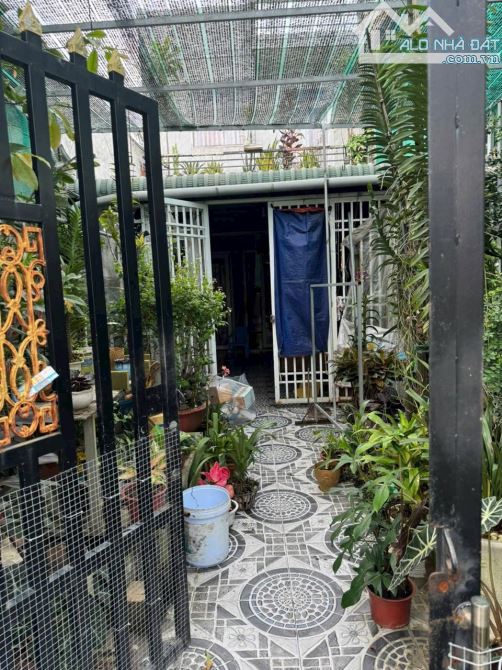 CẦN BÁN NHÀ 2 TẦNG  MT ĐƯỜNG BỜ CHÙA TÂN QUÝ TÂY BÌNH CHÁNH CÁCH CHỢ BÌNH CHÁNH 5phút - 1