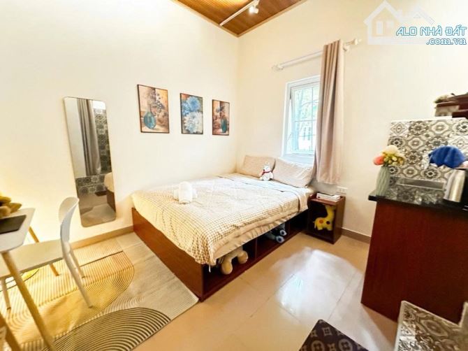 1 NHÀ RA PHỐ, HOMESTAY ĐẸP – 4 tầng Thợ Nhuộm 39m chỉ 14.5 tỷ - MẶT TIỀN RỘNG, SÂN THOÁNG
