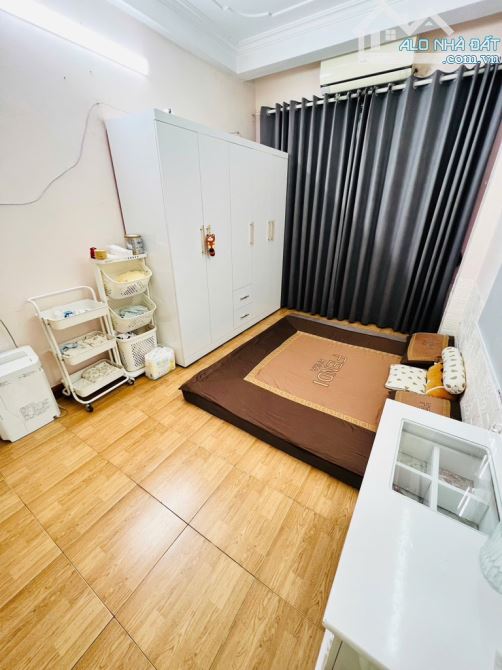 Cần bán nhà phố Bồ Đề, Long Biên 34m, 5 tầng. mặt tiền 3.7m, giá 5.95 tỷ. - 1
