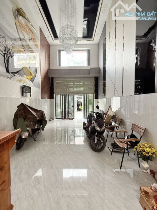 Nhà 5 tầng thiết kế hiện đại, 4x20m, hẻm xe hơi. Nguyễn Văn Quá, Quận 12 - 1