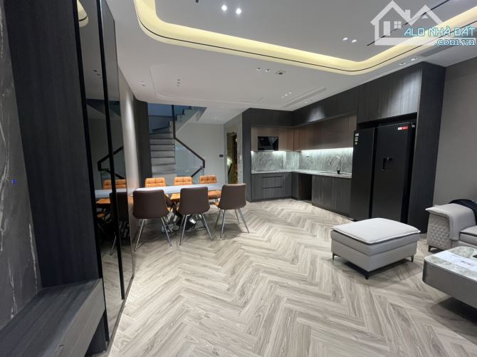 Bán Nhà Phân Lô Phường Sài Đồng, Ngõ Rộng thông, Ôtô Tránh, 75m2, MT 5m, Hơn 15 tỷ - 1