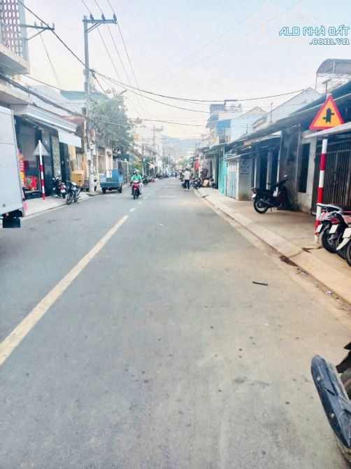 Bán lô đất mặt tiền đường Nguyễn Thái Học, Vạn Thạnh, Nha Trang - 1