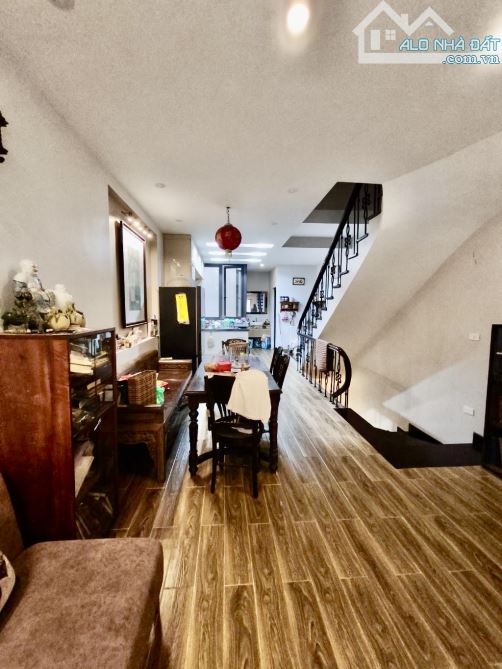 Bán Nhà Ngọc Thuỵ 62m2-hơn 11 tỷ-Mt 4.5m-5 tầng-DÂN XÂY-Ô TÔ THÔNG-KINH DOANH- SẦM UẤT - 1