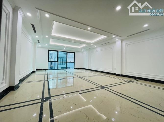 Có 1 0 2! Bán nhà DT 99M, MT 9m, phố Vĩnh Phúc, Quần Ngựa, lô góc, vỉa hè, kinh doanh - 1