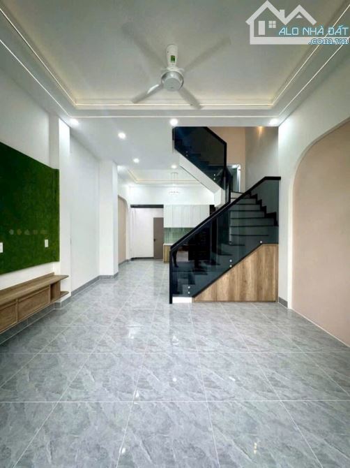 Nhà mới 1 trệt 2 lầu full nội thất Cực đẹp ngay Chợ Long Trường Long Trường,Tp Thủ Đức - 1