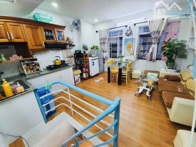 BÁN NHÀ BÙI THỊ XUÂN P.2 Q.TÂN BÌNH - 4 TẦNG DTSD 80M2 - 3TỶ3 - 1
