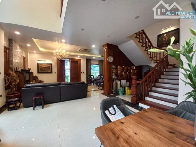 Phân lô ô tô tránh Nguyên Hồng - Vỉa hè - Kinh doanh - MT gần 6m - 70m, 5 tầng - SIÊU HIẾM - 1