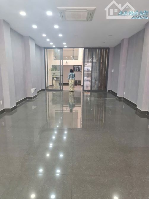 Cần bán nhà MT kinh doanh 139 Nguyễn Phúc Nguyên, Phường 10, Quận 3 - 1