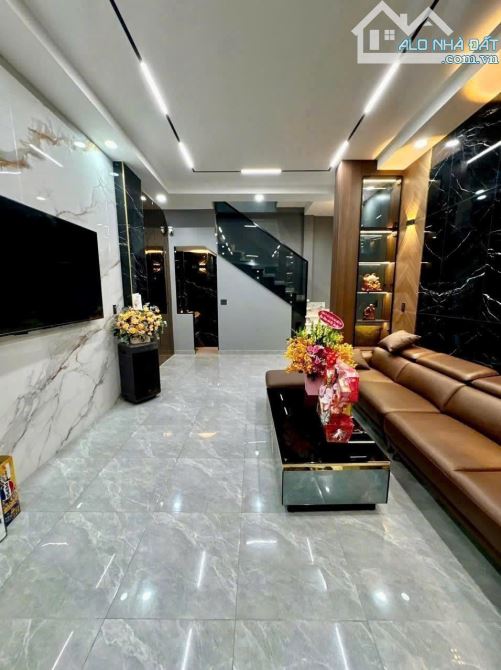 Góc 2MT Lạc Long Quân, p9, Tân Bình, tặng full nội thất, giá 9 tỷ TL - 1