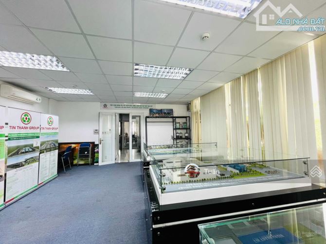 Siêu sốc 35 tỷ giảm còn 29,5 tỷ cho 141m2 đất! Bán nhà MT đường Bạch Đằng khu VIP sân bay - 1