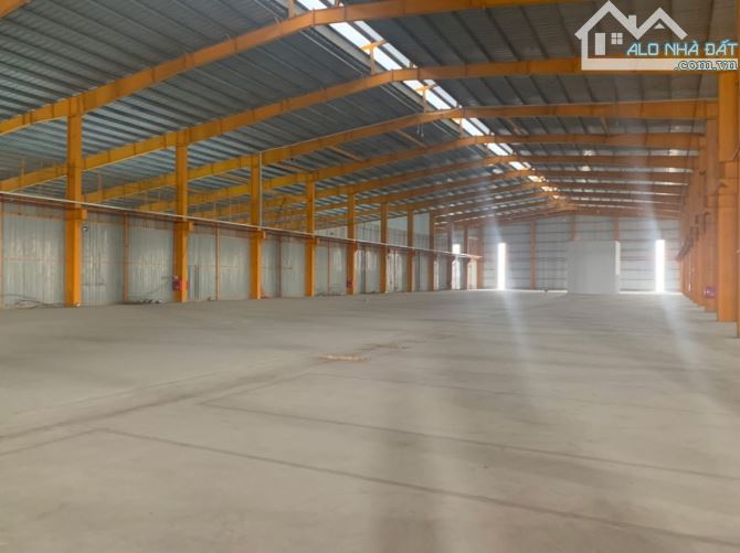 Cho thuê 1500m2 ccn hòa sơn, xưởng tiêu chuẩn - 1