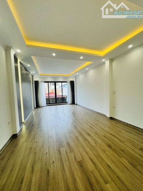 Bán nhà trung tâm quận Hoàng Mai 7 tầng thang máy gara ô tô, cho thuê văn phòng , an cư tố