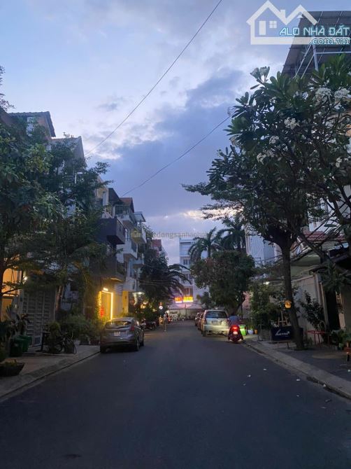 Căn Sát Góc Ngay QUốc Hương 71 m2, 3 Lầu CHO THUÊ RẤT TỐT ĐƯỜNG LỚN THÔNG LÊ VĂN MIẾN Nhỉn - 1