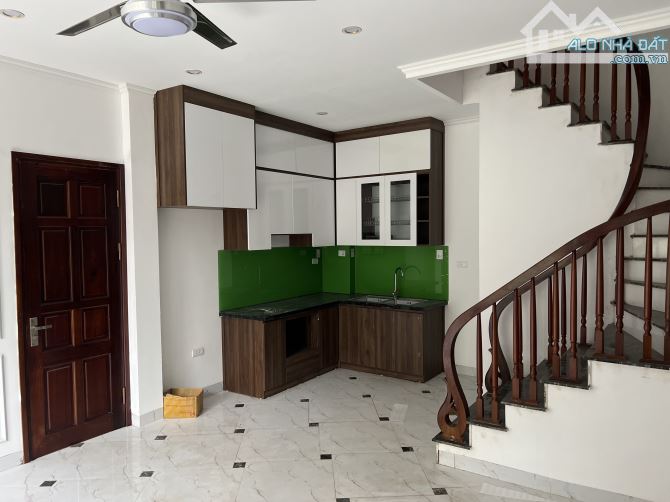 Bán nhà riêng đẹp tại Cao Viên - giá tốt 2,573 tỷ - 32m2 - ô tô tới cửa - 1