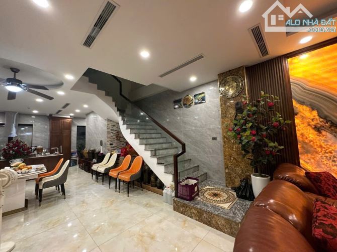 Nhà khu Geleximco Lê Trọng Tấn, thang máy, nội thất đẹp, 120m2, chỉ 25,5 tỷ - 1
