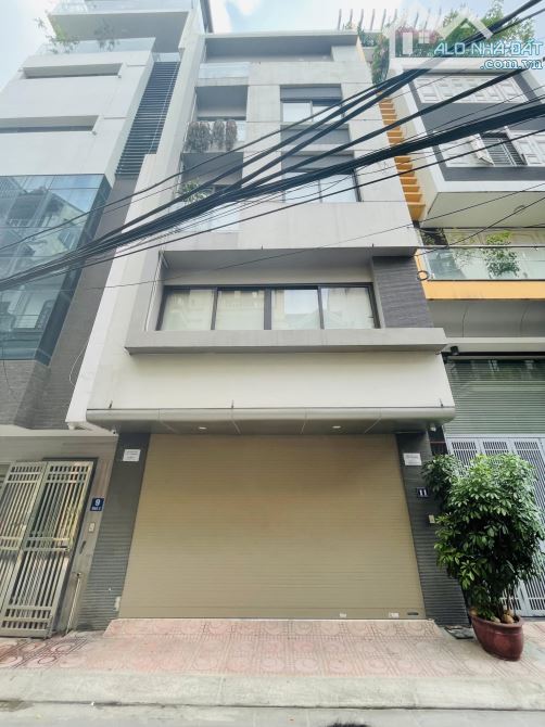 Bán nhà Nguyễn Chí Thanh, Đống Đa, ngõ rộng 5m, ô tô 7 chỗ vào nhà thoải mái. Giá 17,8 tỷ - 1