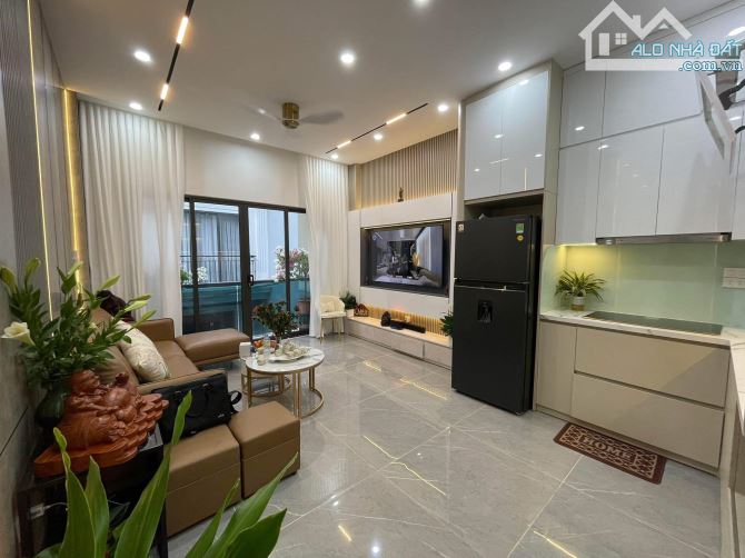 💜🔥NHÀ PHỐ NGUYỄN VĂN CỪ 35M2x7T MT4m CHÀO 13.8 TỶ - Ô TÔ - FULL NỘI THẤT - SIÊU HIẾM🔥💜 - 1