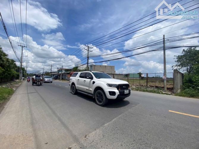 Bán lô đất thổ cư 6500m2 mặt tiền đường Dương Công Khi, Hóc Môn. - 1