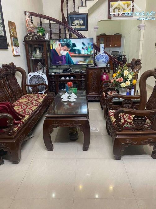 CẦN BÁN CĂN NHÀ DÂN XÂY 2,5 TẦNG CHẮC CHẮN NGÕ ĐƯỜNG MẠC THỊ BƯỞI - TP. NAM ĐỊNH: - 1