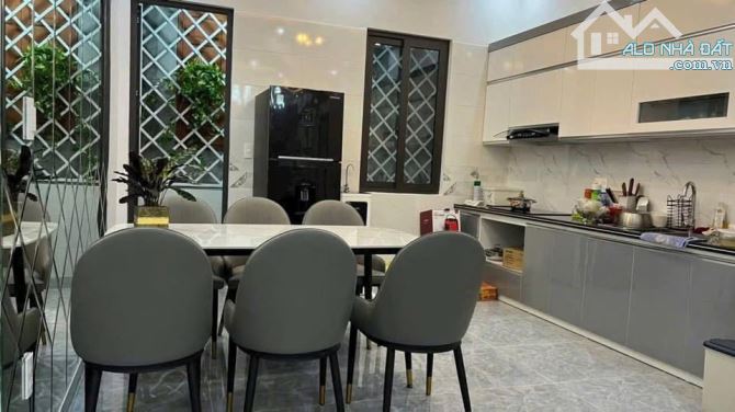 Bán nhà Xuân Thuỷ - 56m2 - 5 tầng - 5 ngủ - 4.8m mặt tiền - 12.5 tỷ - 1
