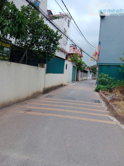 CẦN TIỀN GẤP NÊN CẮT BỚT 100M ĐẤT VÂN NỘI ĐỂ CHẠY CHỮA CÔNG VIỆC - Ô TÔ ĐỖ CỬA - FULL THỔ - 1