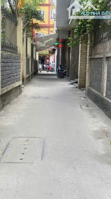 BÁN NHÀ NGÕ NÔNG GẦN PHỐ 10,6 TỶ 48m 4 TẦNG MT 4m Ô TÔ ĐỖ KINH DOANH TRUNG KÍNH CẦU GIẤY - 1