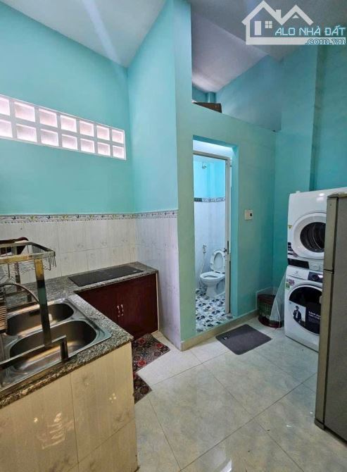 Cần bán nhà 2 tầng hẻm xe hơi đường Võ Văn Kiệt phường 5 quận 5 - 1