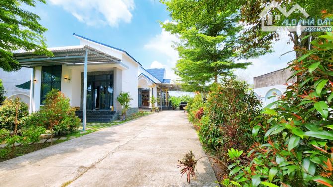 Đất Lớn 2.500m² Kèm Nhà Vườn Đẹp Tại Đức Hòa, Long An - Giá Tốt! - 1