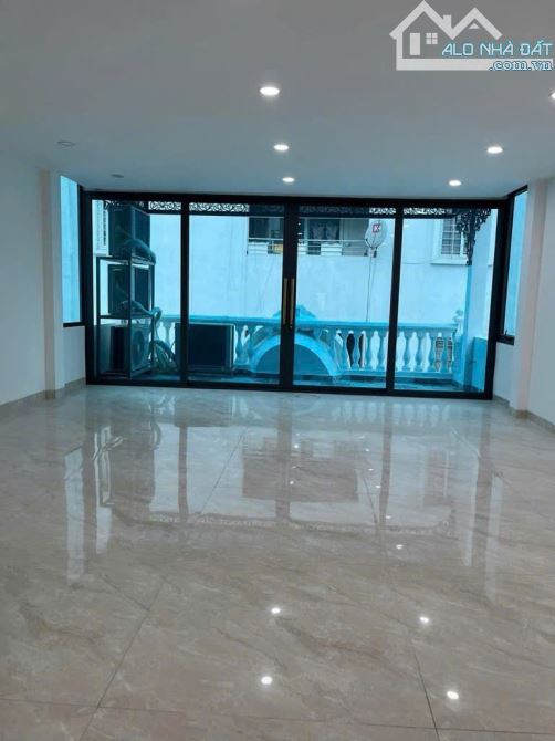 Bán căn hộ DV Kim Mã - Ngọc Khánh - La Thành - Ba Đình 80m2x9T MT 5.8m ô tô tránh - 1