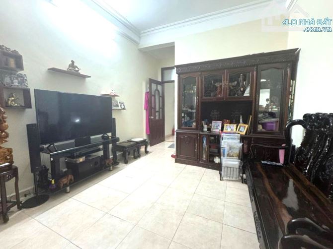 18,6 tỷ, 43m*4T, PHÂN LÔ Nguyễn Chí Thanh-ĐỐNG ĐA, ô tô, vỉa hè, gara, 4 phòng ngủ. - 1